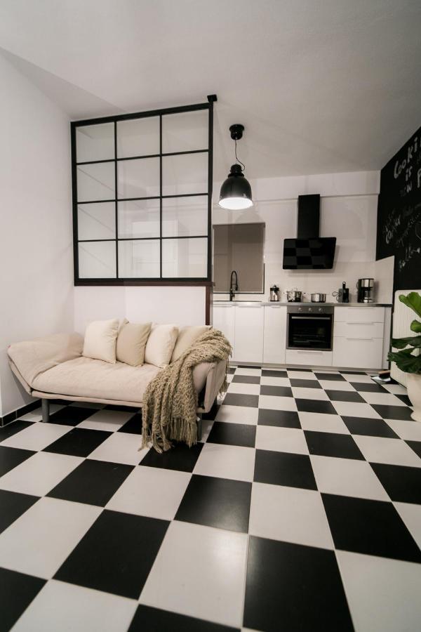 فولوس Fena Uptown Easy Living Apartment المظهر الخارجي الصورة